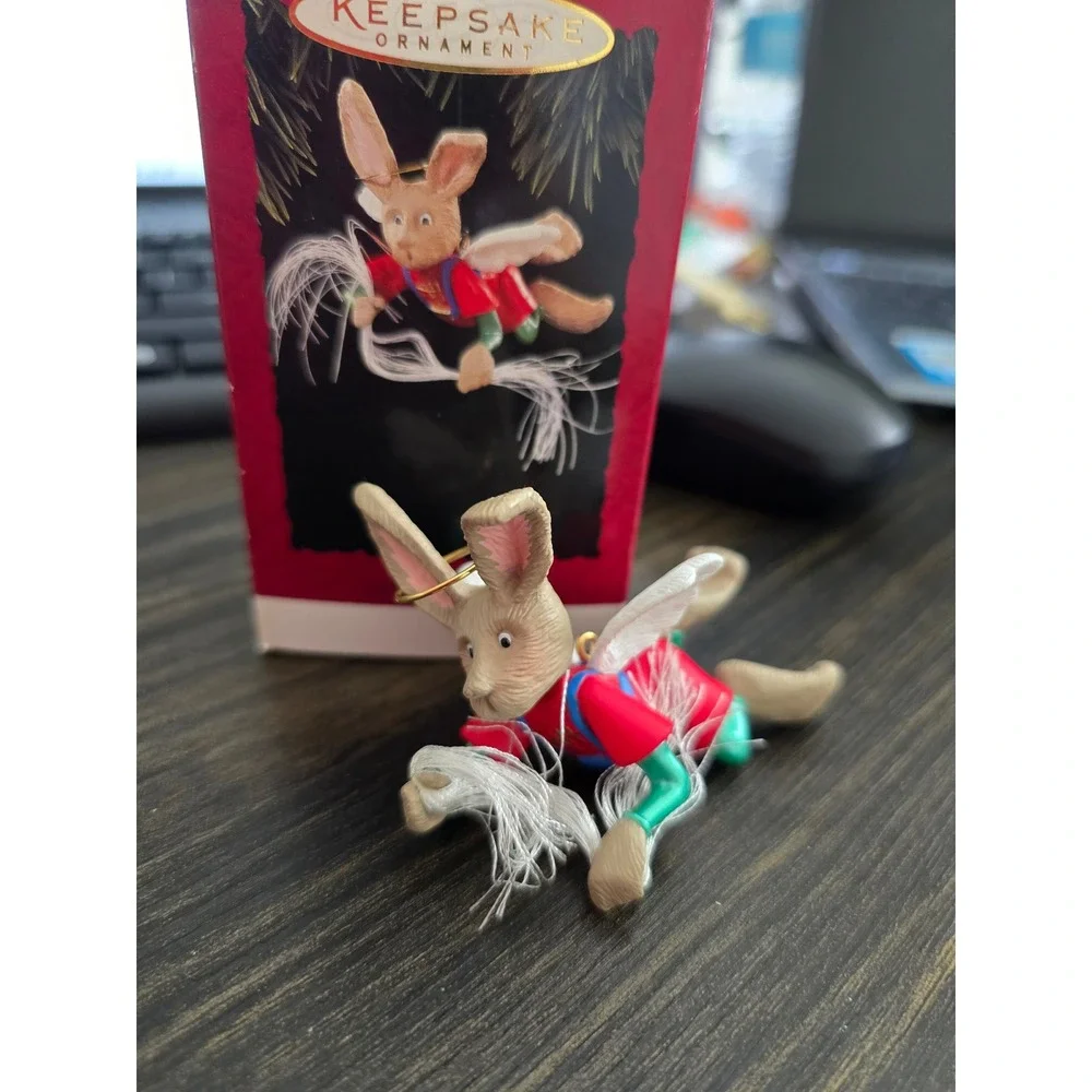 Hallmark Keepsake Ornament Angel Hare Flying Bunny Rabbit Angel Christmas Boxed‎